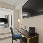 Zentral Ramiro I Hotel 4*