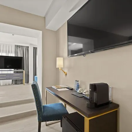 Zentral Ramiro I 酒店 4*