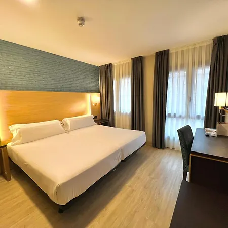 Zentral Ramiro I Hotel 4*