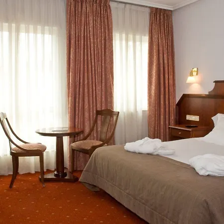Zentral Ramiro I Hotell